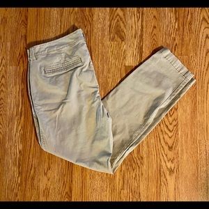 Old navy khaki curvy skinny ankle crop capris